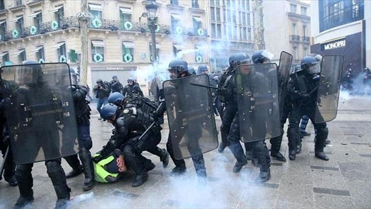 از سرگرفته شدن تظاهرات در فرانسه