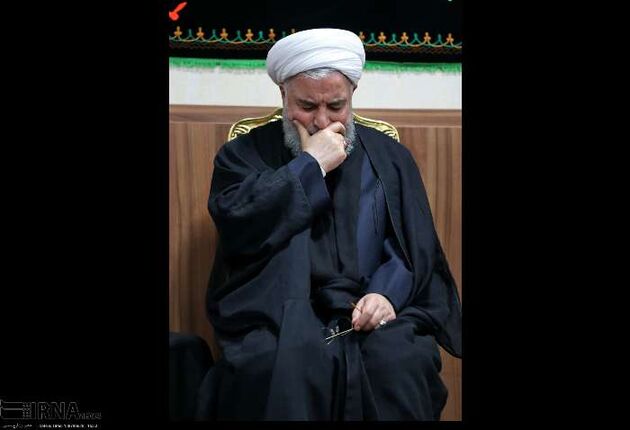 مراسم عزاداری امام حسین با حضور روحانی و وزرا
