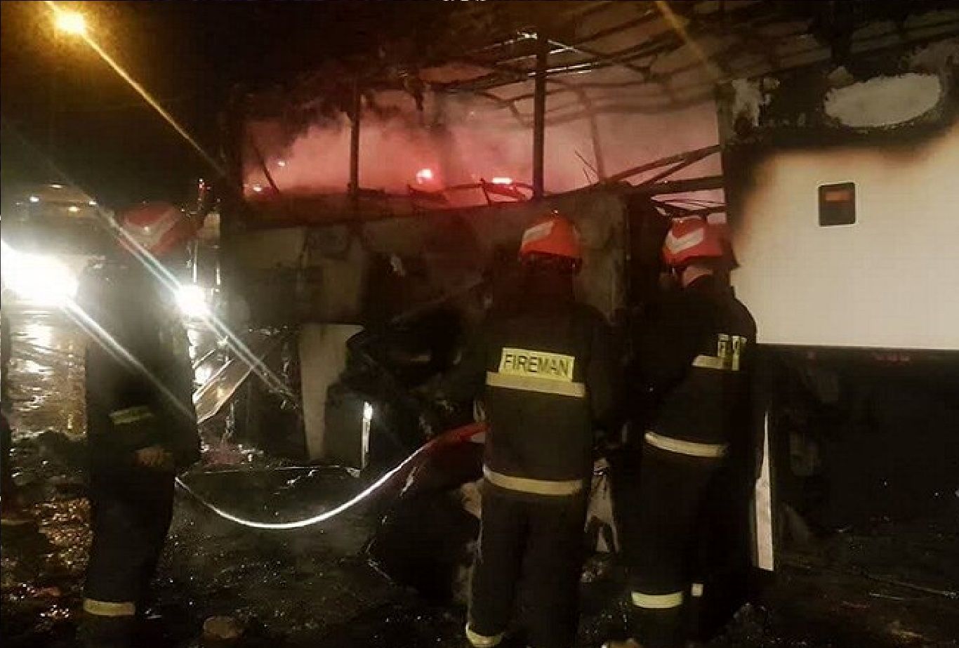 آتش‌سوزی یک اتوبوس مسافربری در جاده بیستون