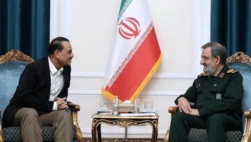 گلایه کیهان از دیدار فرمانده ارتش پاکستان با مقامات ارشد کشور/ ملاقات او با رئیس جمهوری هیچ ضرورتی نداشته/ هیئت پاکستانی حامل هیچ پیامی نبوده است