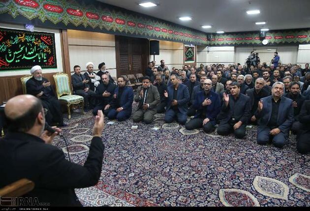 مراسم عزاداری امام حسین با حضور روحانی و وزرا