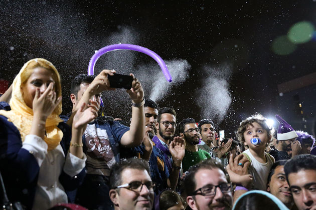 جشن و شادی مردم تهران برای پیروزی حسن روحانی