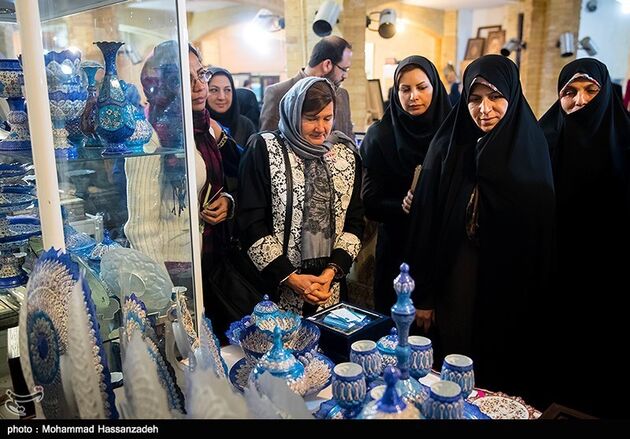 نمایشگاه صنایع دستی ویژه همسران سفرا