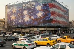 هشداری از ایران به آمریکا به روایت گاردین و آسوشیتدپرس | از حرکت ناوهای جنگی به سمت منطقه تا دیوارنگاره انقلاب