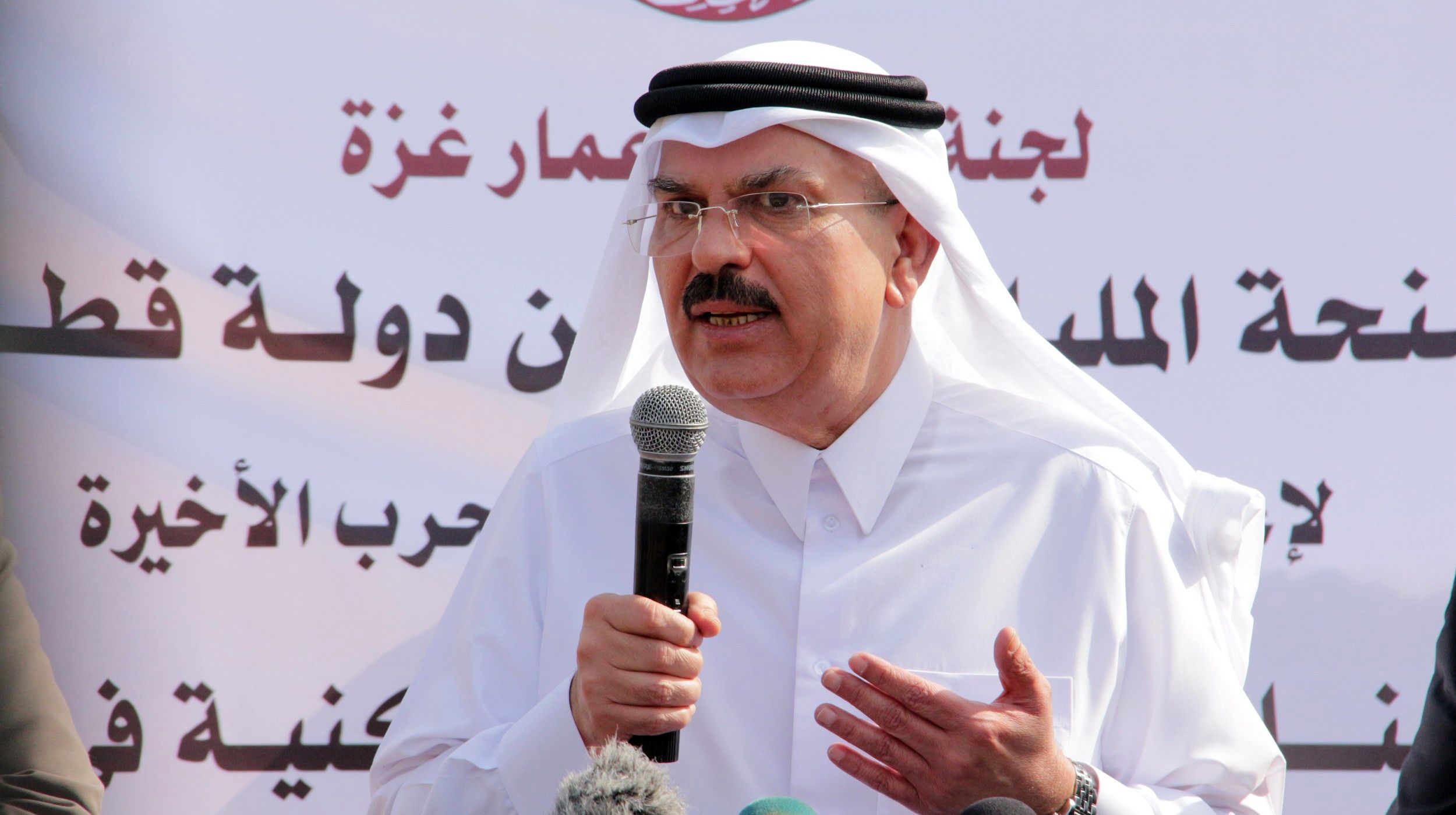سنگ‌باران خودرو سفیر قطر توسط فلسطینی‌ها
