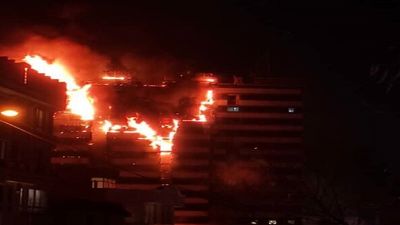 فوری/ آماده باش اورژانس تهران/ تداوم آتش سوزی گسترده بیمارستان گاندی تهران