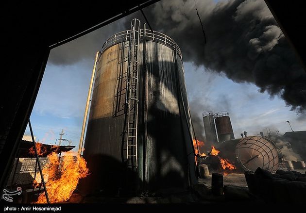 آتش‌سوزی گسترده در شهرک صنعتی شکوهیه قم