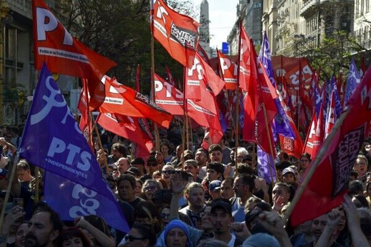 خون مردم آرژانتین به جوش آمد/ تظاهرات گسترده علیه سیاست‌های اقتصادی دولت خاویر میلئی