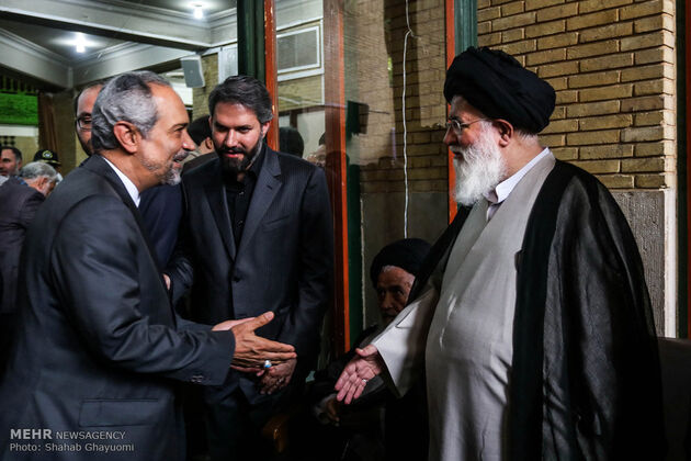 تصاویر مراسم ختم همسر آیت الله علم الهدی
