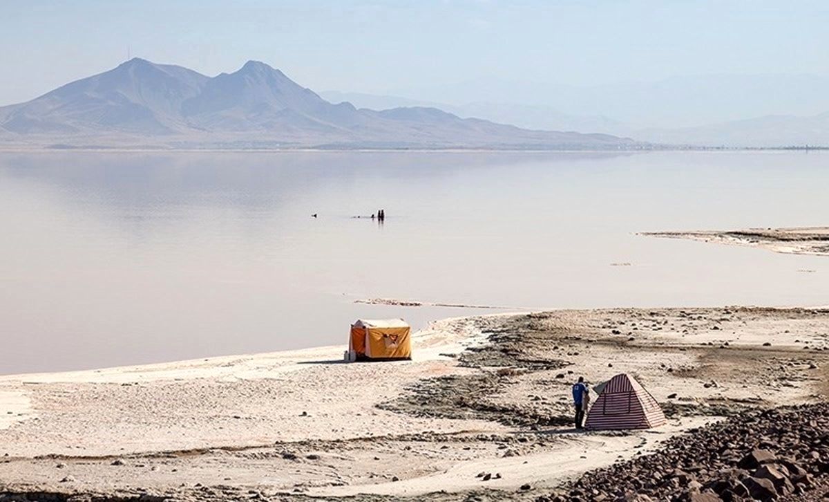 جنجال برداشت لیتیوم از دریاچه ارومیه/ چینی‌ها در دریاچه ارومیه چه می کنند؟

