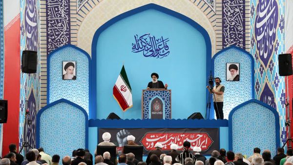 امام جمعه کرج: دشمنان با بهره‌گیری از تروریست‌های رسانه‌ای در صدد بی‌اعتمادسازی مردم هستند