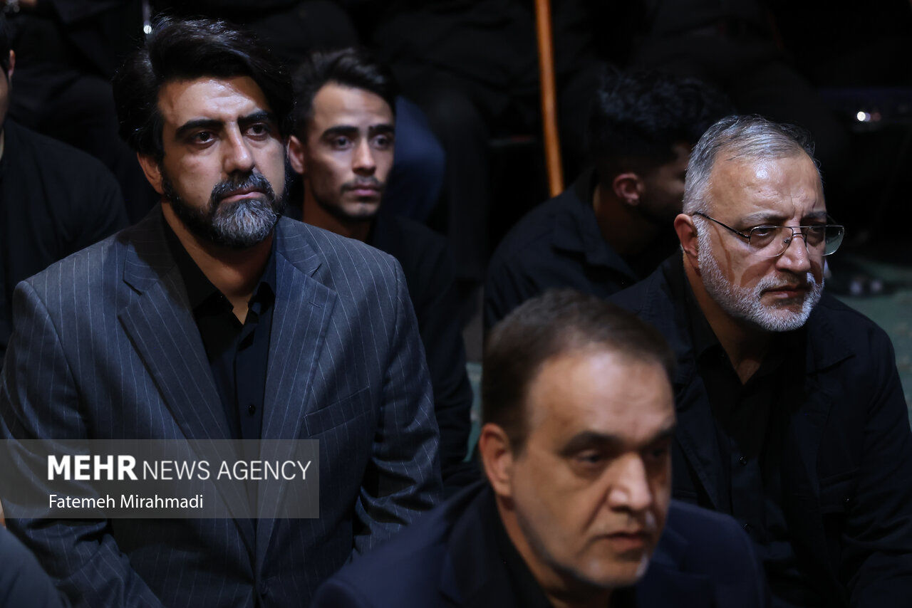 پوشش متفاوت مشاور عالی رهبر انقلاب در یک مراسم / پزشکیان و زاکانی هم بودند + عکس