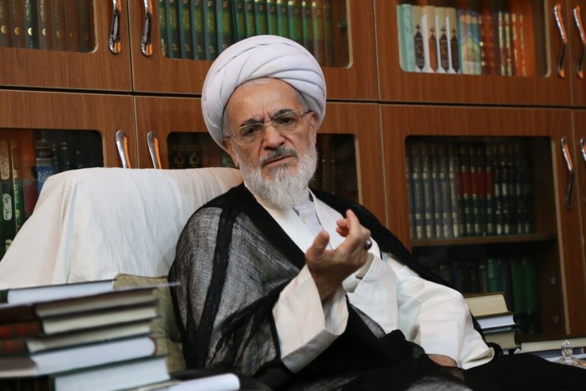 آیت‌الله بیات زنجانی: اسلام نباید با ترس و اجبار معرفی شود/  جامعه امروز به روحانیتی نیاز دارد که مسائل واقعی مردم را بشناسد