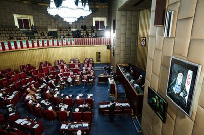 آخرین اجلاسیه مجلس خبرگان رهبری کلید خورد/ روحانی حاضر شد؛ آملی لاریجانی غایب