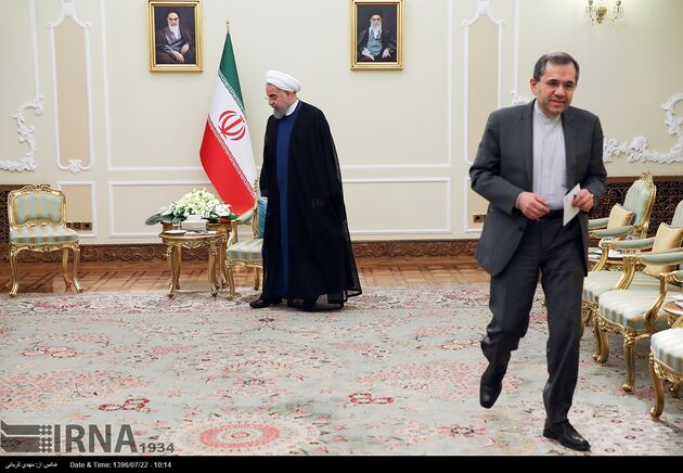 تقدیم استوارنامه سفرای جدید به روحانی