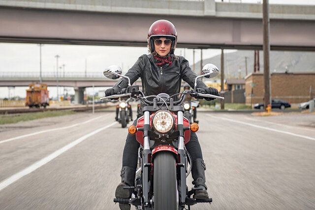 توییت جنجالی یک نماینده درباره موتورسواری زنان