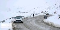 بارش شدید برف در جاده کرج - چالوس/آخرین وضعیت جاده‌ها