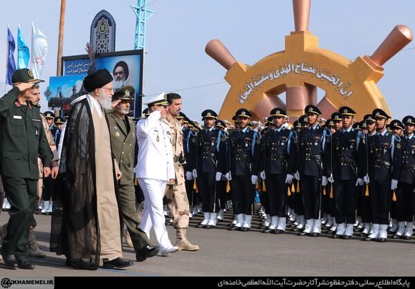 مراسم مشترک دانش‌آموختگی دانشجویان دانشگاه‌های افسری ارتش با حضور مقام معظم رهبری