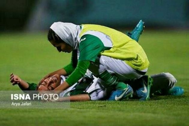 تصاویر زدوخورد دختران فوتبالیست در مسابقات لیگ برتر