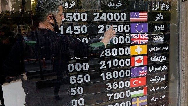 واکنش صعودی دلار و سکه به توقف مذاکرات وین