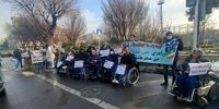 تجمع اعتراضی معلولان مقابل سازمان برنامه و بودجه/ زندگی‌مان اسفبار است+ عکس