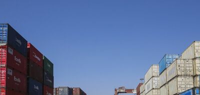 در این بندر چند عملیات کانتینری ثبت شد؟