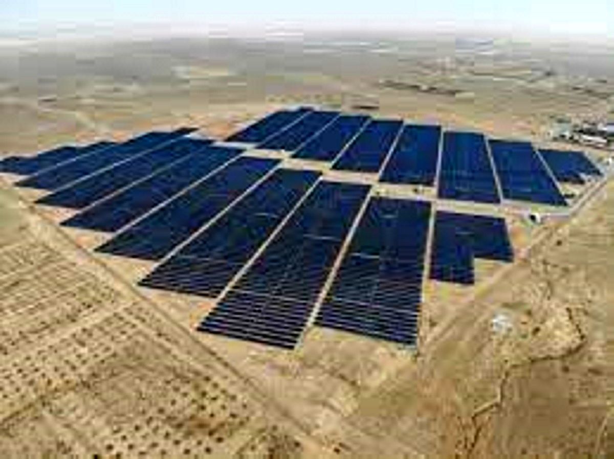 امروز ۴ هزار مگاوات نیروگاه خورشیدی احداث می شود