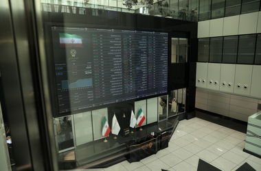ورود 5.8 هزار میلیارد تومان پول حقیقی به بورس تهران | 637 نماد در صف خرید | بازار سهام دوباره گارد صعودی گرفت
