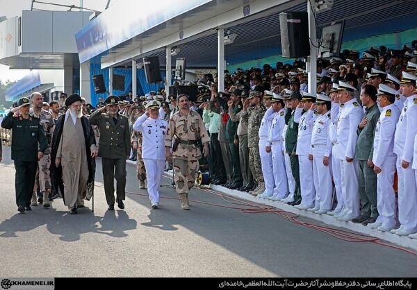 مراسم مشترک دانش‌آموختگی دانشجویان دانشگاه‌های افسری ارتش با حضور مقام معظم رهبری