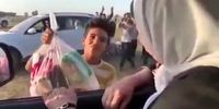 ویدئو/ حضور بازیگر معروف در میان سیل‌زدگان خوزستان