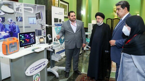 بازدید رئیسی و مادورو از نمایشگاه توانمندی‌ها و دستاوردهای دانش‌بنیان شرکت‌های ایرانی
