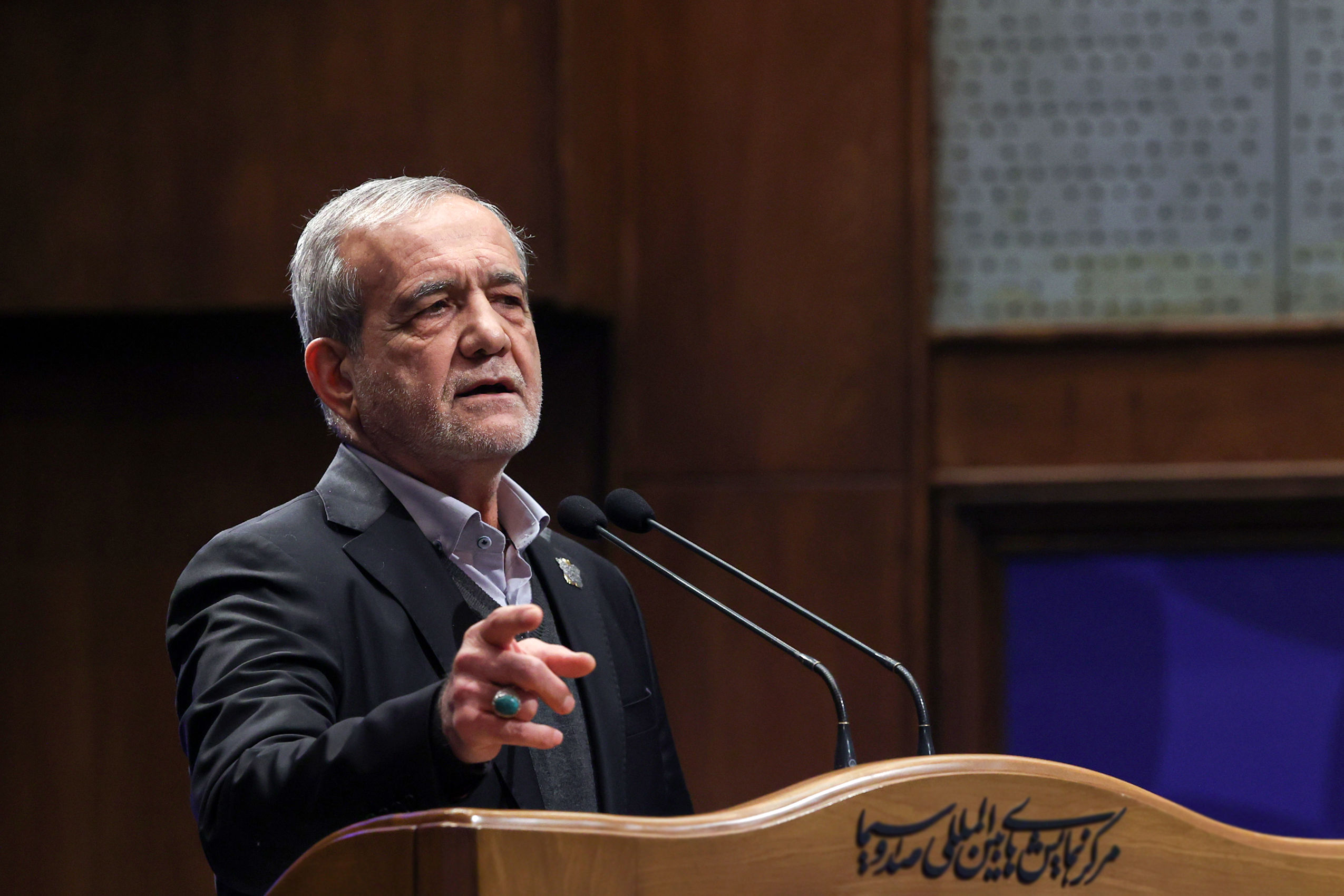 پزشکیان: مقام معظم رهبری، تامین آزادی‌های مشروع را وظیفه قوه قضاییه می‌دانند/ آزادی صرفاً آزادی حیوانی و نمایش دموکراسی از طریق صندوق رای نیست