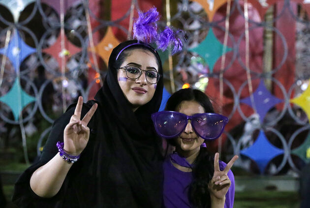 جشن و شادی مردم تهران برای پیروزی حسن روحانی