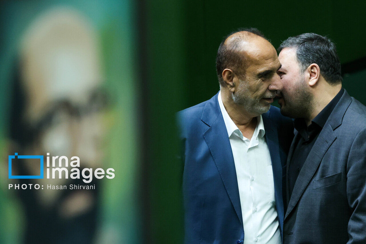 حرف‌های درگوشی نمایندگان مجلس/ تصاویر عجیب از فضای جلسه علنی بهارستان + عکس