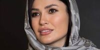 خودنمایی خانم بازیگر در نمایشگاه خودرو!+فیلم