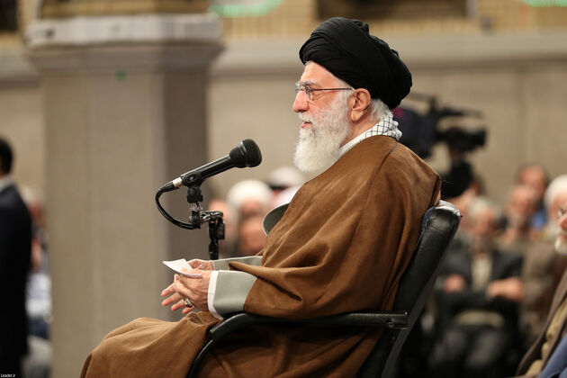 تصاویر دیدار مسئولان نظام، مهمانان کنفرانس وحدت و سفرای کشورهای اسلامی با رهبری