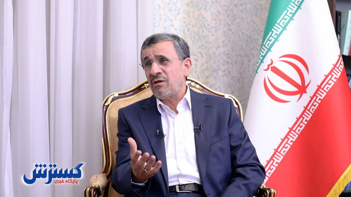 احمدی نژاد: تهدید به حکم تکفیر شدم/ مگر مشکل کشور ما دو تار موی زن هاست؟!