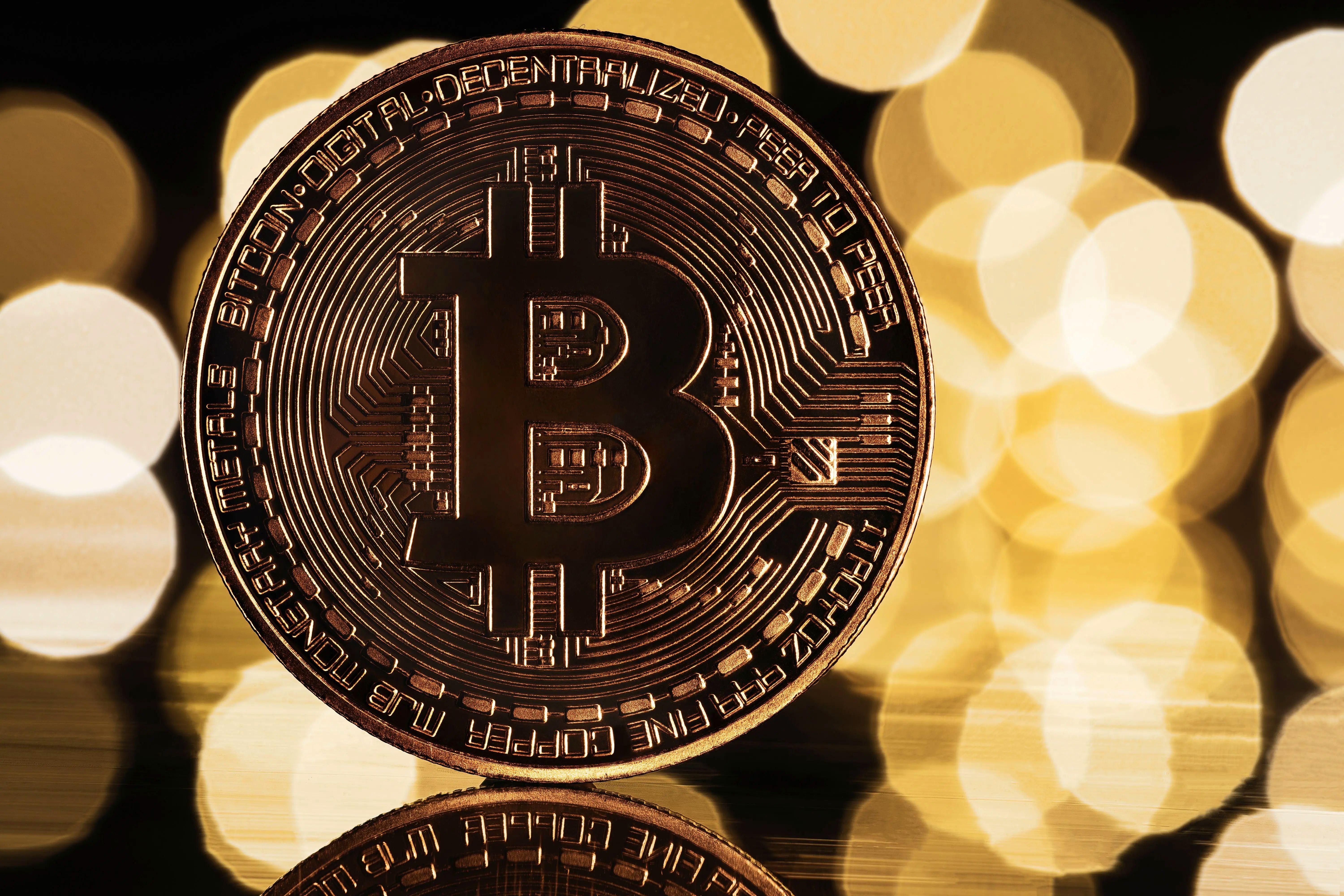 تقاضا از عرضه بیتکوین جلو زد / قیمت بیتکوین تا 140 هزار دلار بالا میرود؟