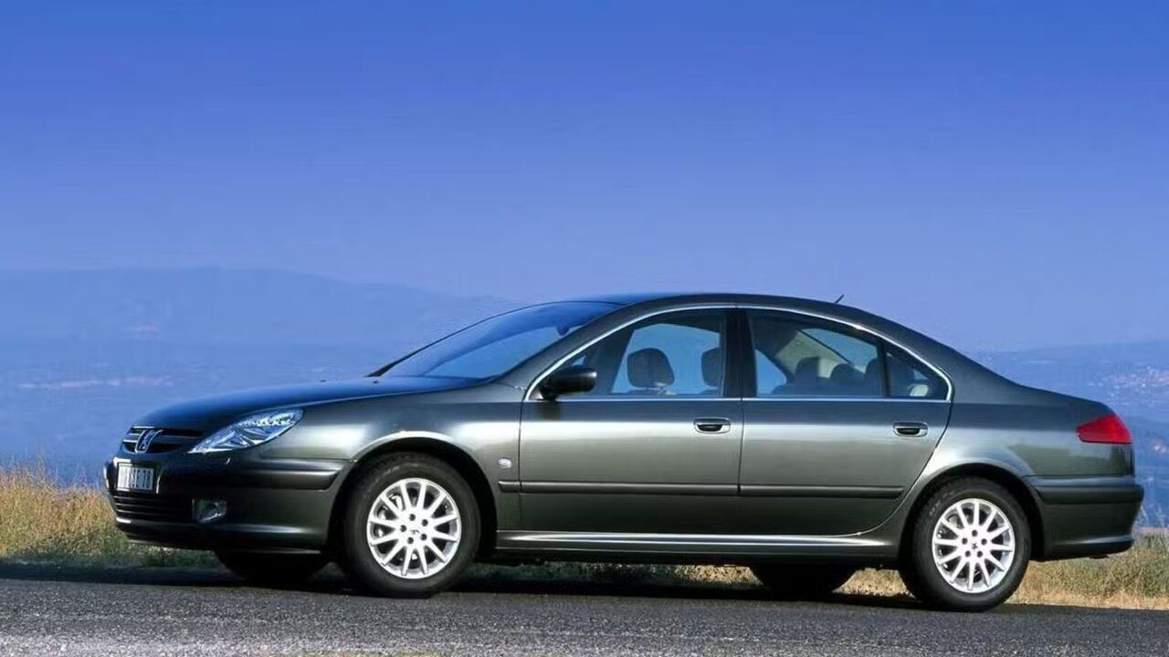 سقوط یک رویا / چرا پژو حریف مرسدس و بی‌ام‌و نشد؟/ ماجرای شکست پژو برای ورود به دنیای خودروهای لوکس