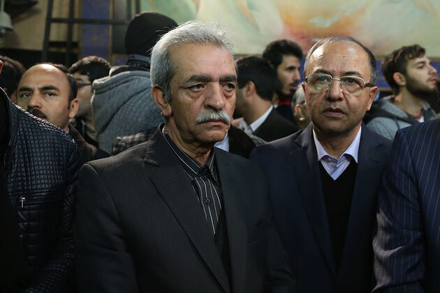وداع مسئولان با پیکر آیت الله هاشمی در حسینیه جماران