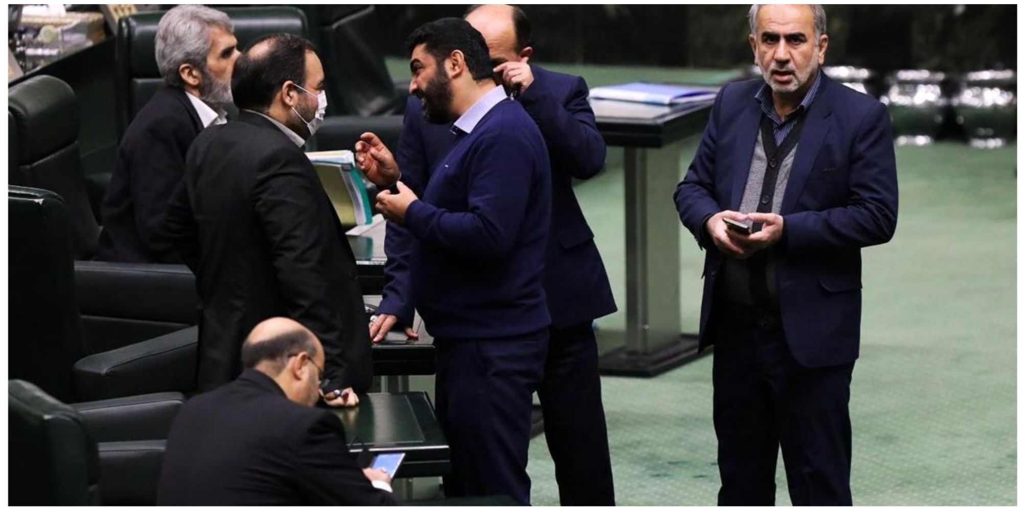 انتقاد صریح جمهوری اسلامی از نمایندگان مجلس: به جای اضافه کردن تعطیلات کشور دنبال راهکاری برای خروج از بحران اقتصادی باشید!