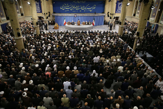 تصاویر دیدار مسئولان نظام، مهمانان کنفرانس وحدت و سفرای کشورهای اسلامی با رهبری