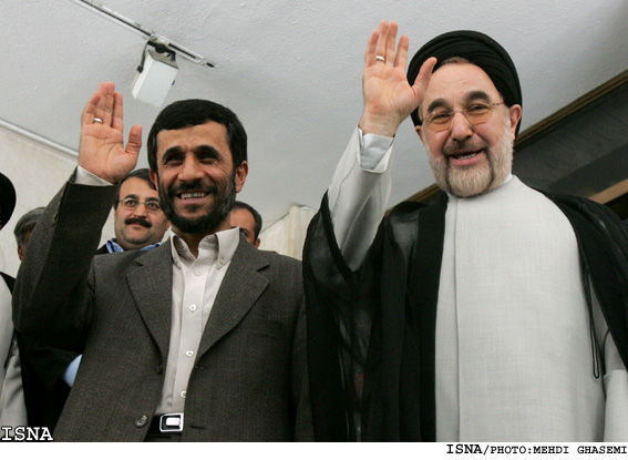 استقبال روزنامه اصولگرا از اظهارات خاتمی درباره اعتراضات /چرا احمدی نژاد و ناطق نوری سکوت کرده‌اند؟
