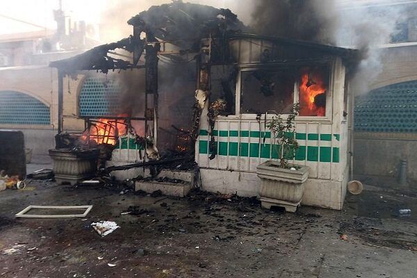 ماجرای در آتش سوختن پایگاه پلیس در بازار تهران + فیلم