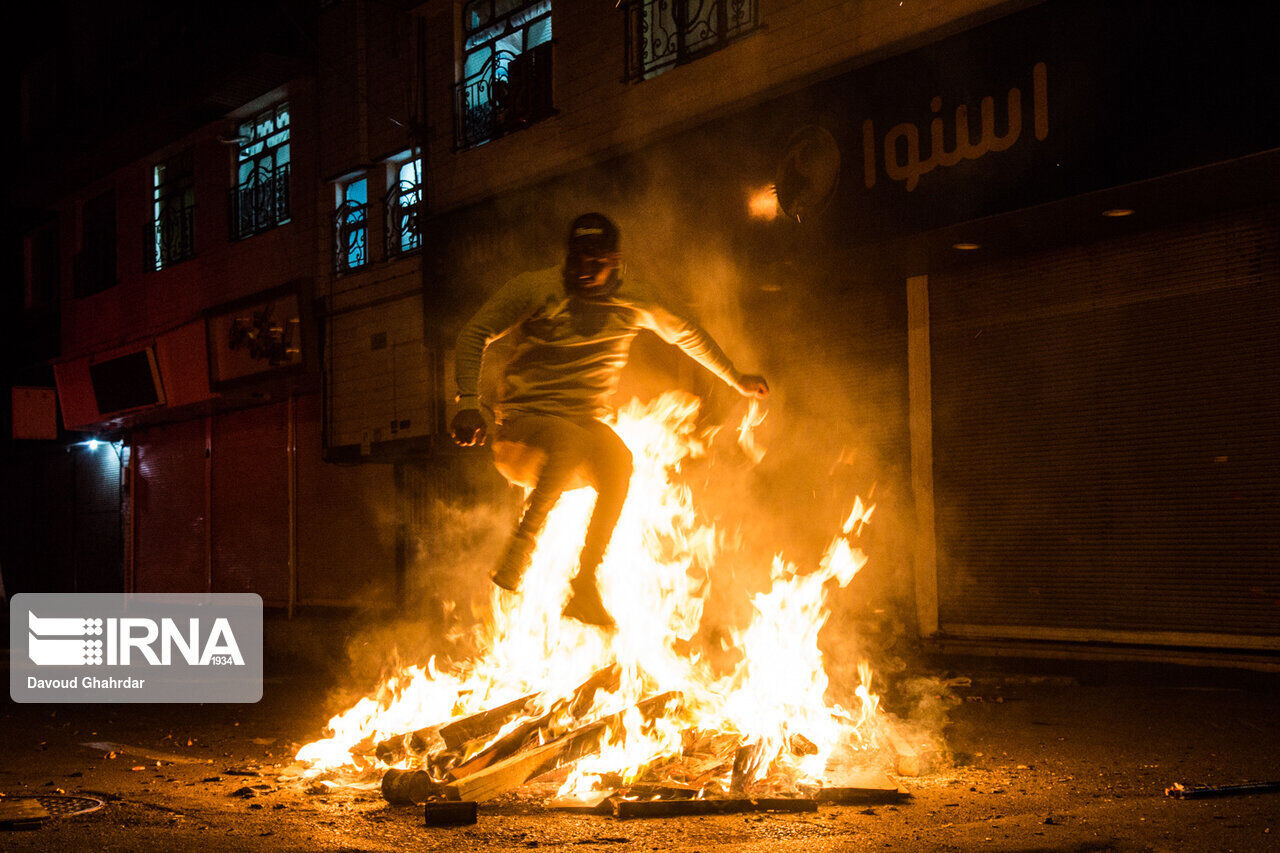 هشدار؛ حبس و شلاق در انتظار پرتاب‌کنندگان مواد محترقه