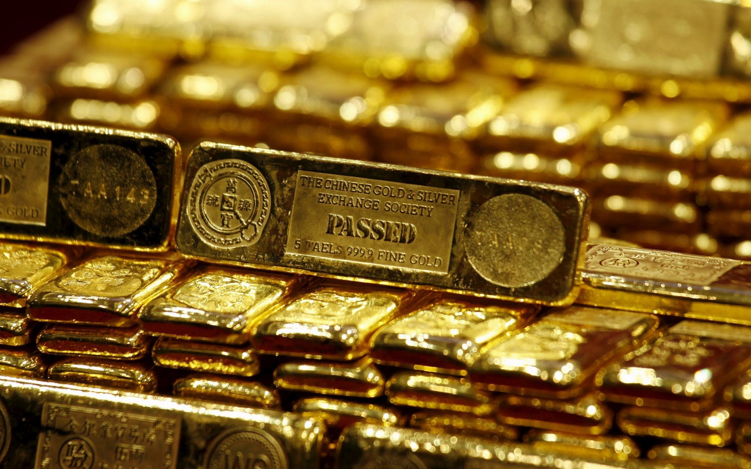 تداوم تاریخ سازی طلا؛ فلز زرد ۲۰۷۲ دلار را هم لمس کرد