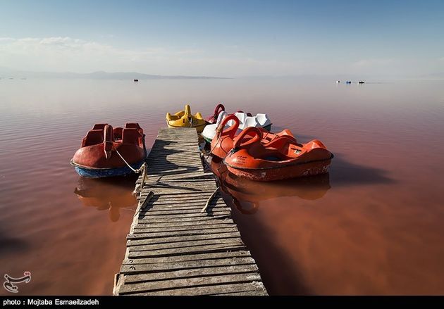 قرمز شدن رنگ آب دریاچه ارومیه
