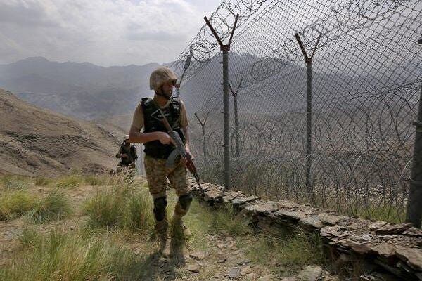 کشته شدن ٢ سرباز پاکستانى در نزدیک مرز ایران + جزئیات