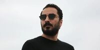  نوید محمدزاده از تئاتر «آرش» اخراج شد