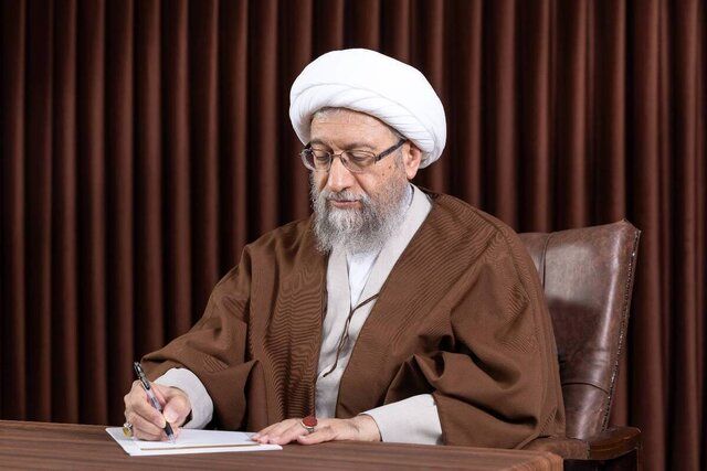 توئیت آملی‌لاریجانی درباره توافق احتمالی با آمریکا